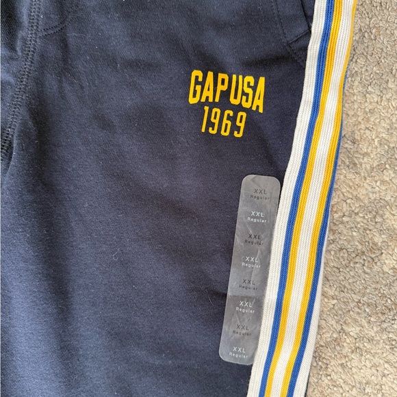 Gap Sweatpants - Picture 2 of 6